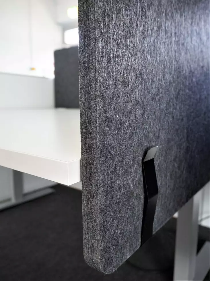 Pöytäsermi 1000x590x22mm tumma harmaa - Sermit ja muut toimistotarvikkeet - 8871020 - 2