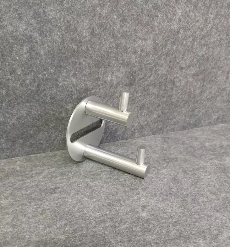 Vaatekoukku 1366/70 harjattukromi - Naulakot ja koukut - PKOUKKU5902522 - 1