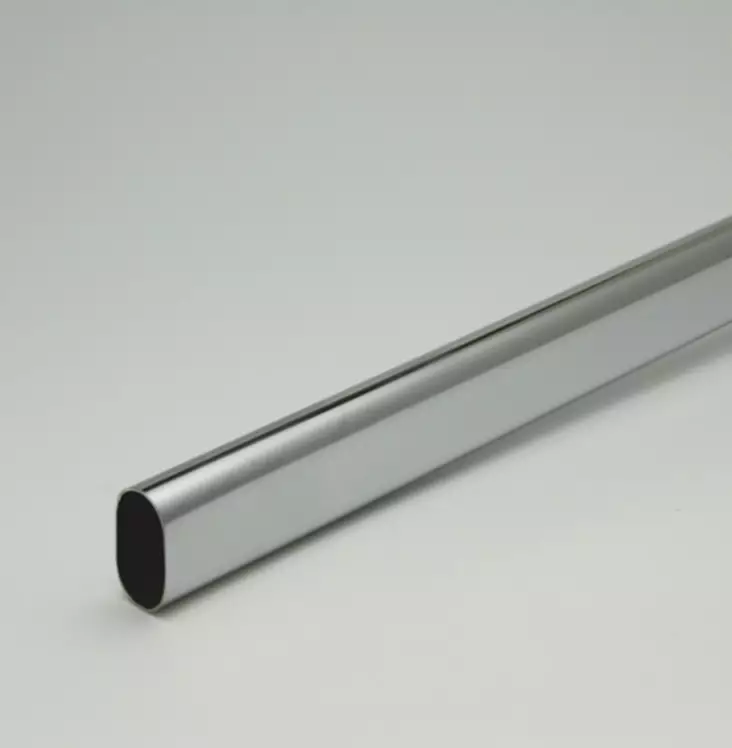 Vaatetanko ovaali ja kannakkeet - Kaappien hyllyt - 071225 - 3