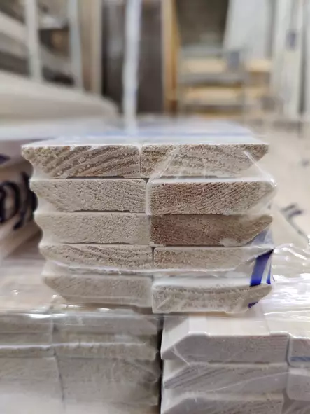 Jalkalista valkoinen 12x42x3200 mm - Listat - A9028PKT - 2