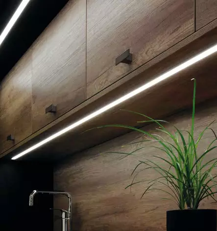 Paljon erilaisia valo- ja koristelistoja - Valolistat - VALOLISTAT - 2